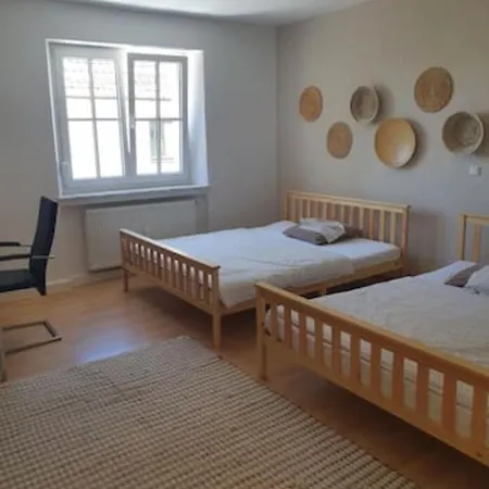 アパート Spacious Flat With Balcony *